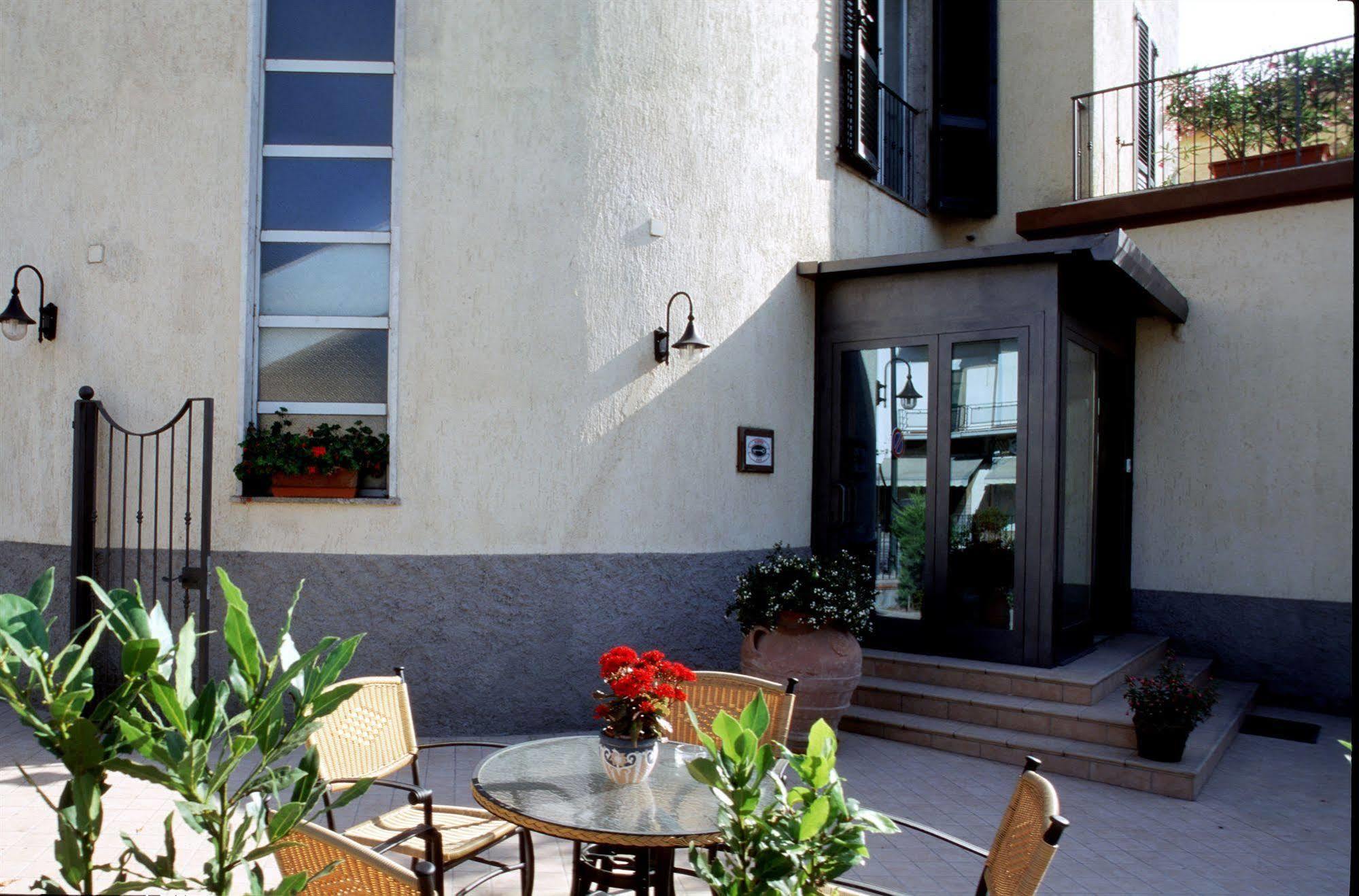 Hotel Rossi Manciano Exterior foto